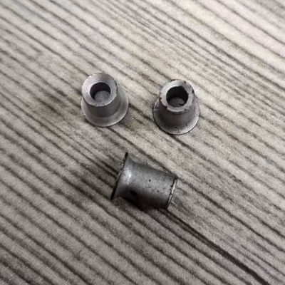 La perforación del uno mismo clava al uno mismo de alta resistencia que penetra los remaches de acero inoxidables 5.3x4m m 5.3x5m m pulidos con chorro de arena