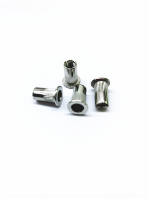 Patrón de dientes agujero ciego nuez de zinc aleación de níquel en decoración de automóviles aeroespacial