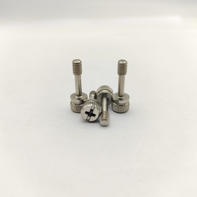 Tornillos cautivos moleteados de acero inoxidable 316 con accionamiento combinado para equipos médicos