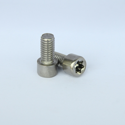M4x6 tornillos dirigidos fríos, zócalo Pan Head Screw de SS316 Hexalobular