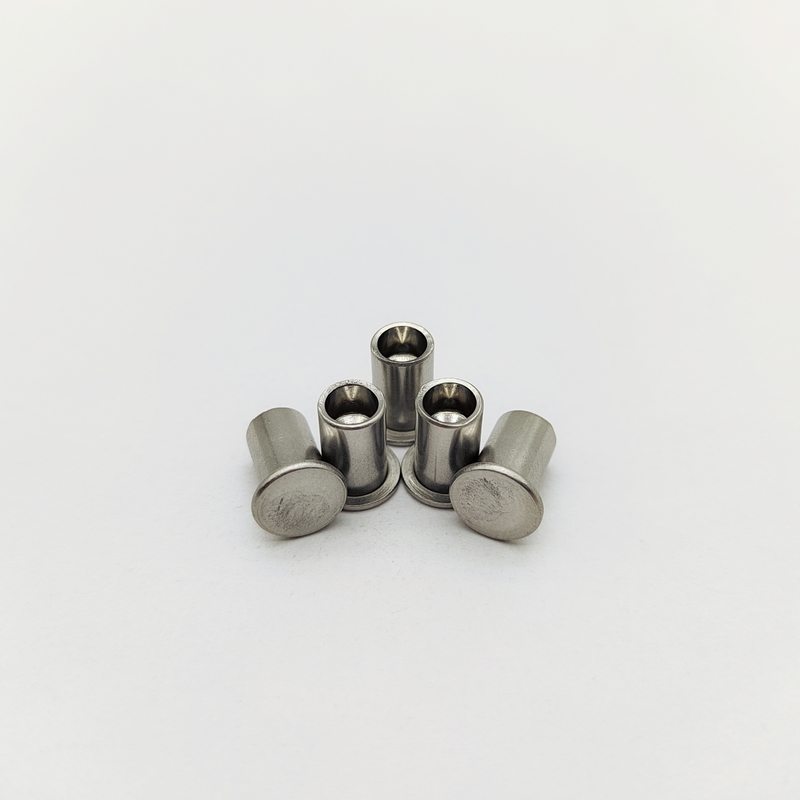 Remaches semi-tubulares de cabeza plana de acero inoxidable 304 DIN 7337 M3-M6